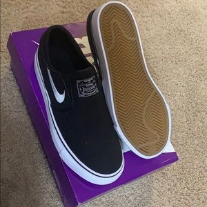 Brand new Nike kid shoes NWT size 3.5